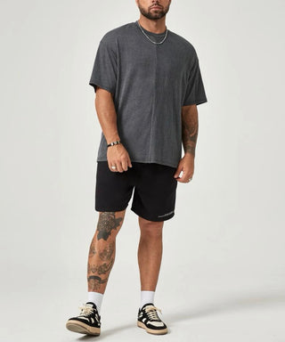Men’s extended size striped print tee & slogan graphic shorts