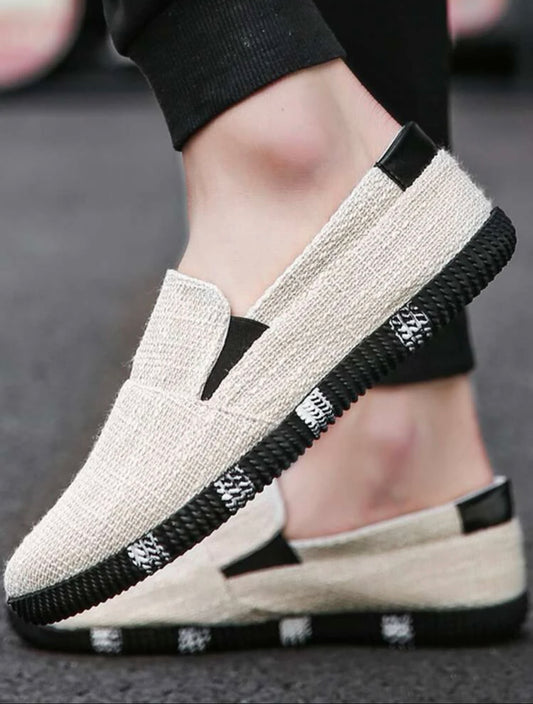 Men’s minimalist canvas loafers