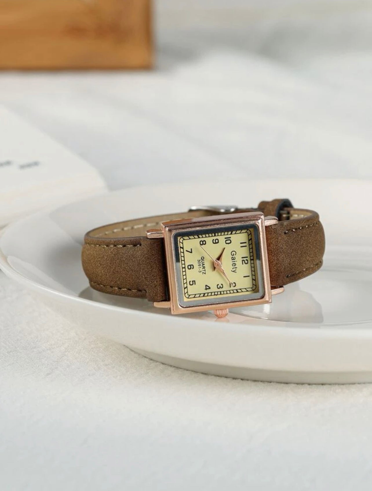 Vintage Square Pointer Quartz Watch