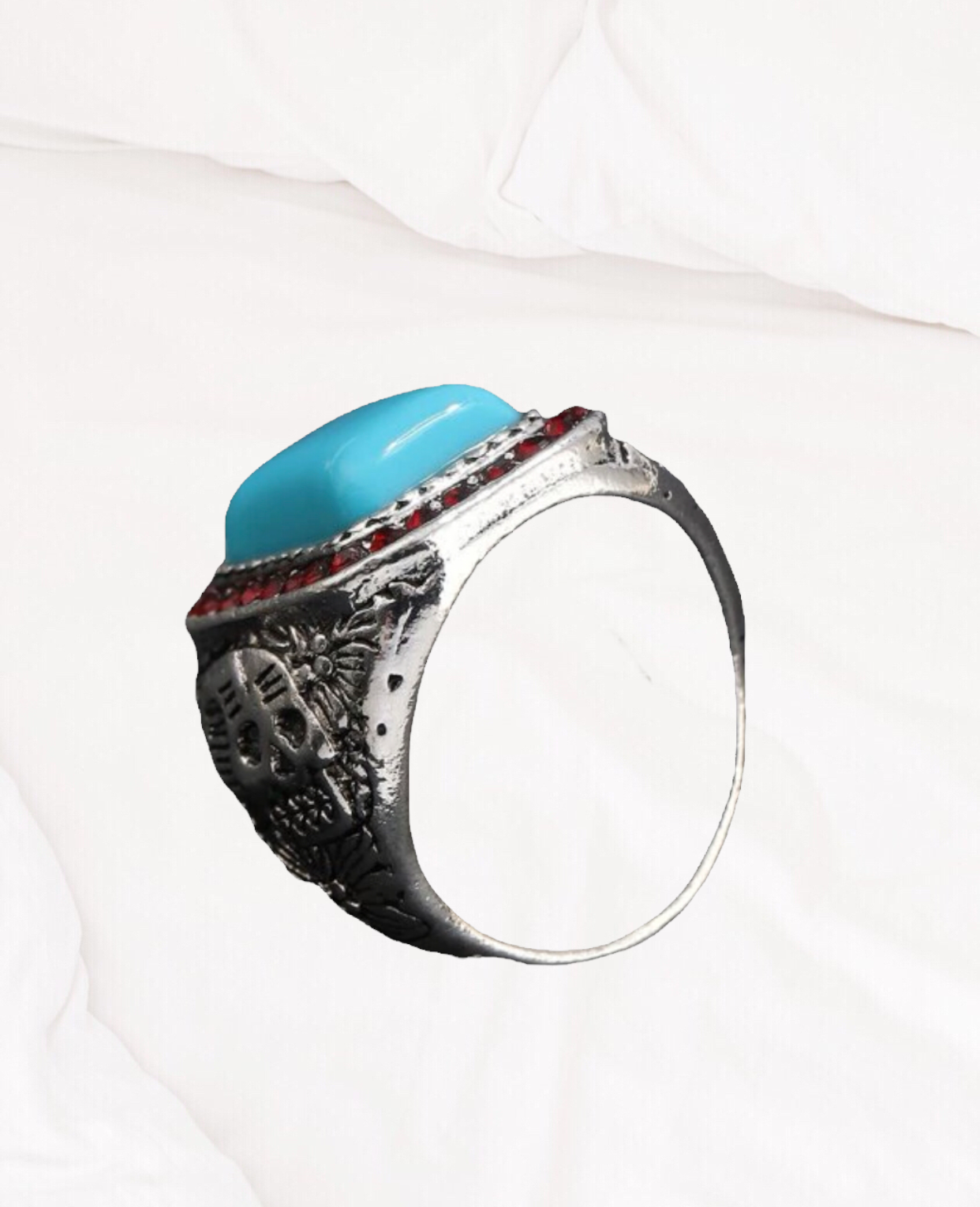 Men’s rhinestone & turquoise & skull decor statement ring. Size 9.