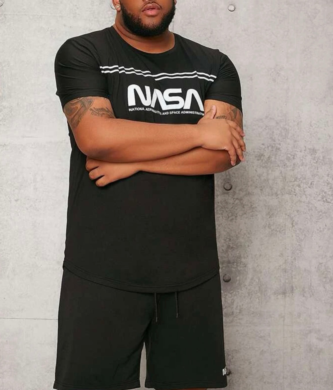 Extended sizes men striped & letter graphic tee and drawstring shorts