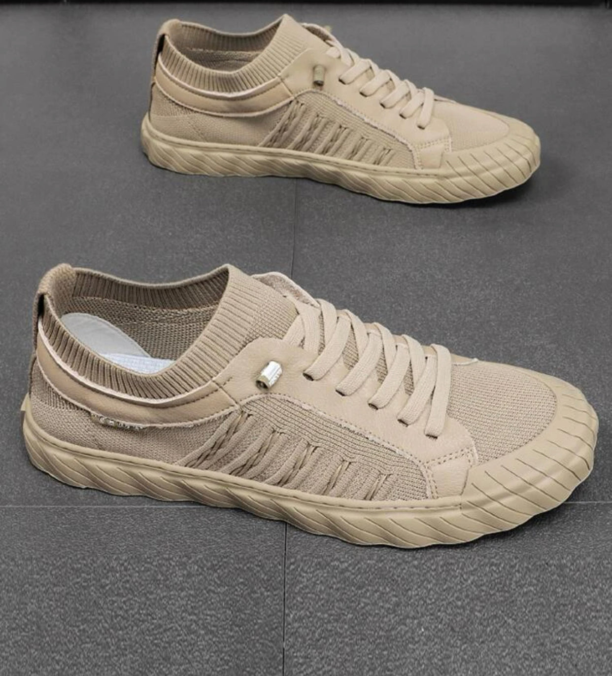 Men’s lace-up front skate shoes