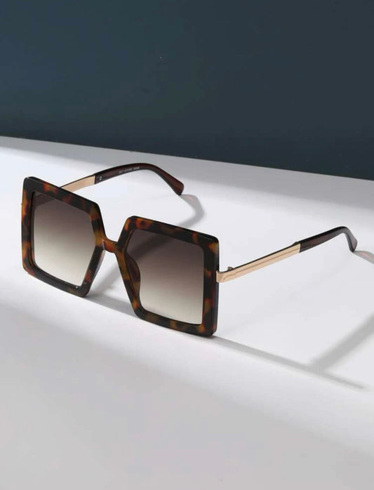 Tortoiseshell Frame Fashion Glasses