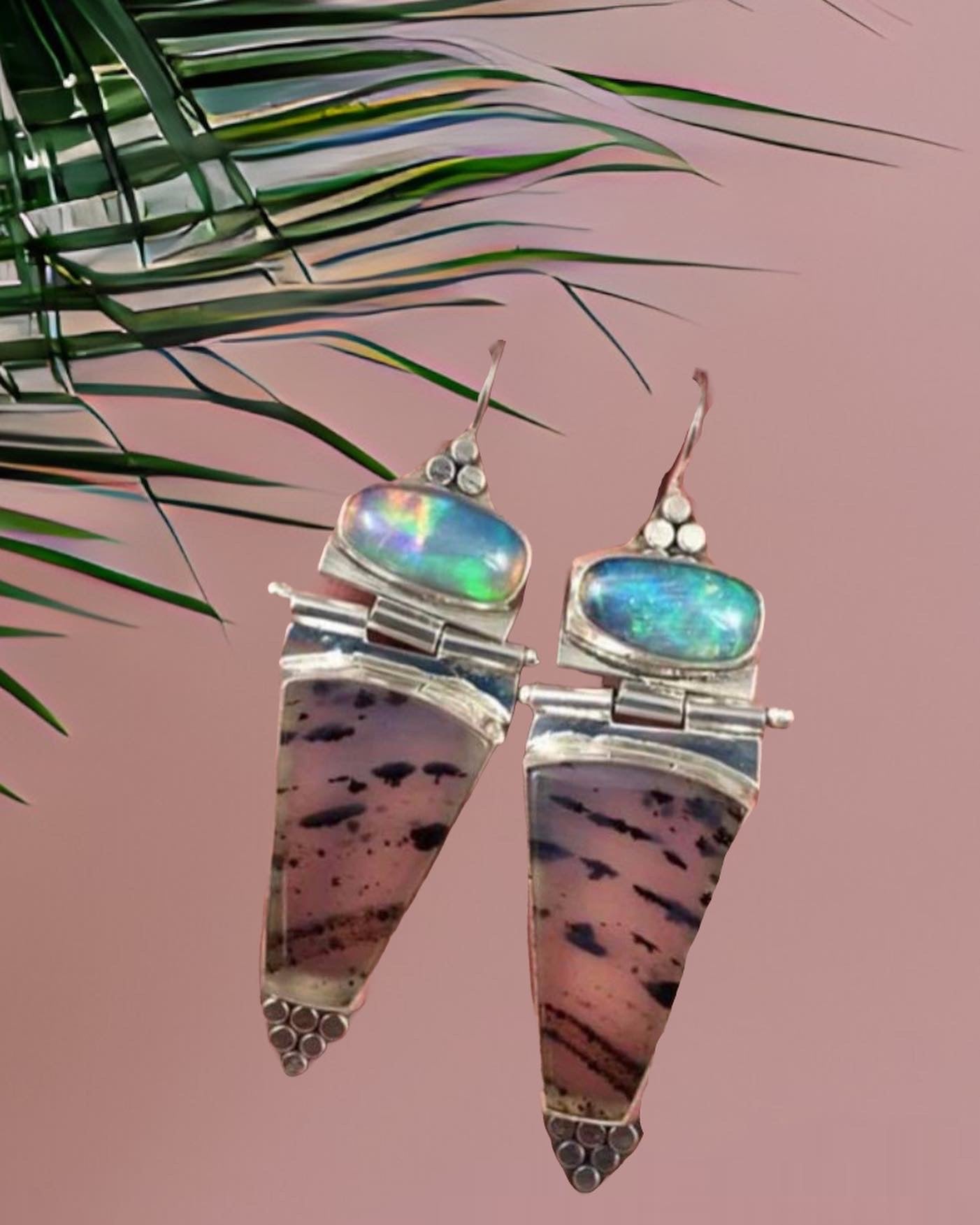 Elegant and fashionable drop earrings