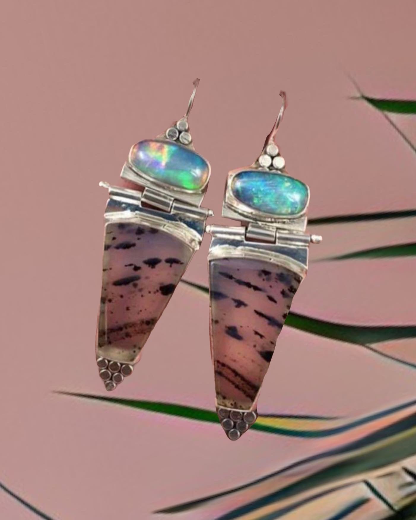 Elegant and fashionable drop earrings
