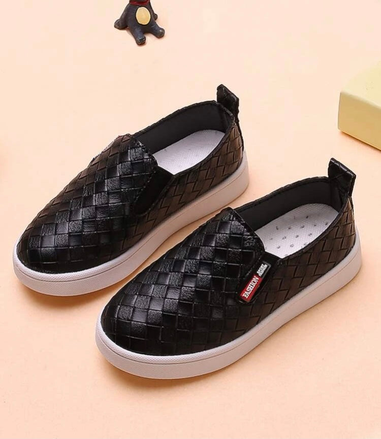 Toddler boys textured slip on sneaker