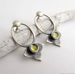 Vintage circle flower metal pattern silver plated inlaid peridot inspired  drop earrings