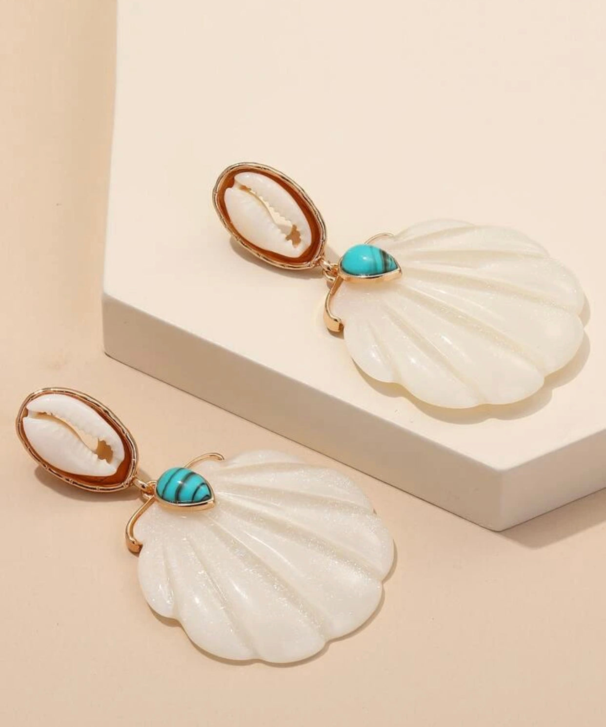 Shell design drop earrings