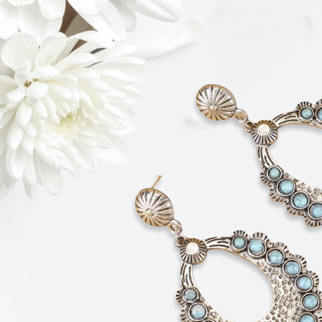 Stone decor scalloped water drop earrings