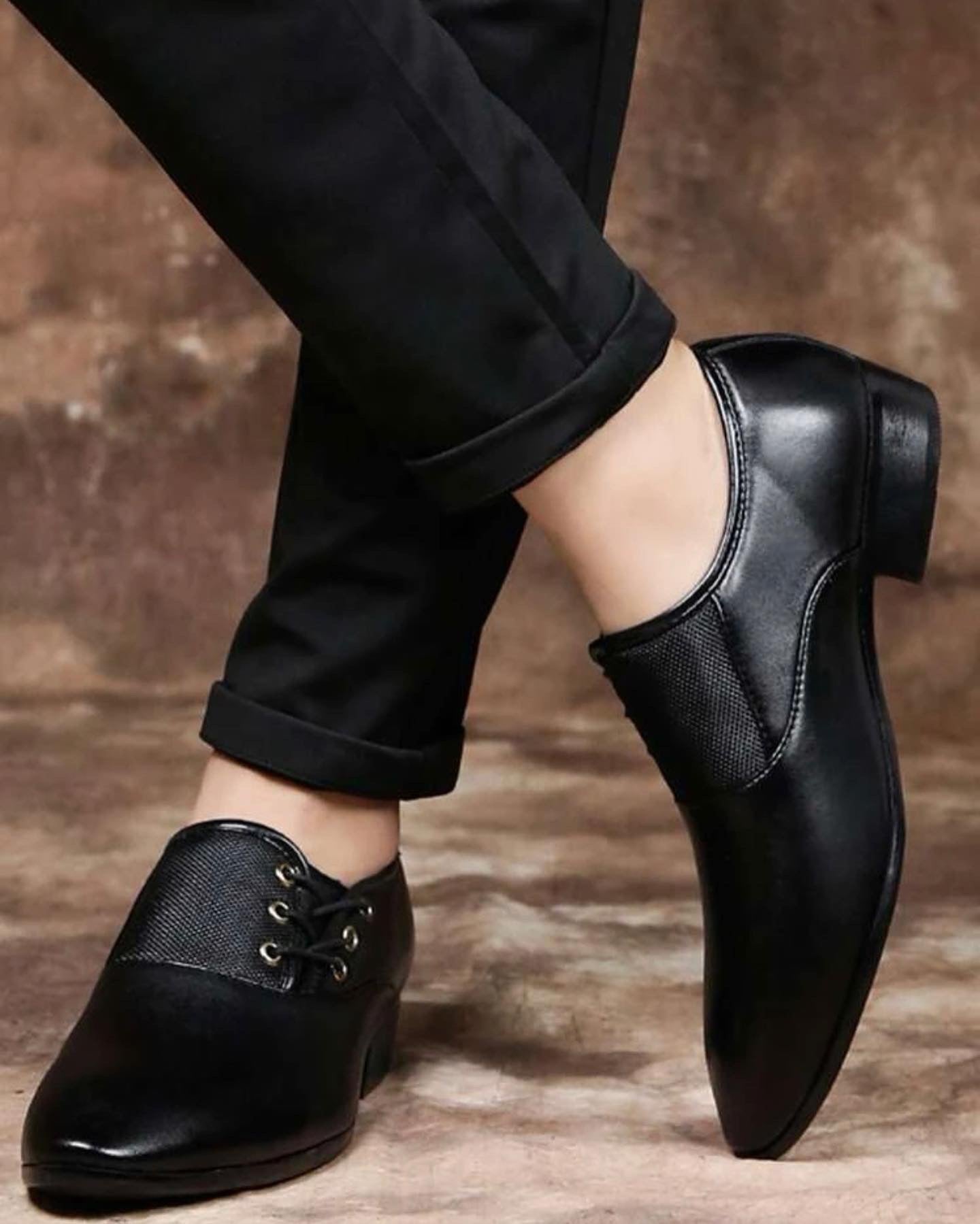 Men’s lace-up front Oxford shoes