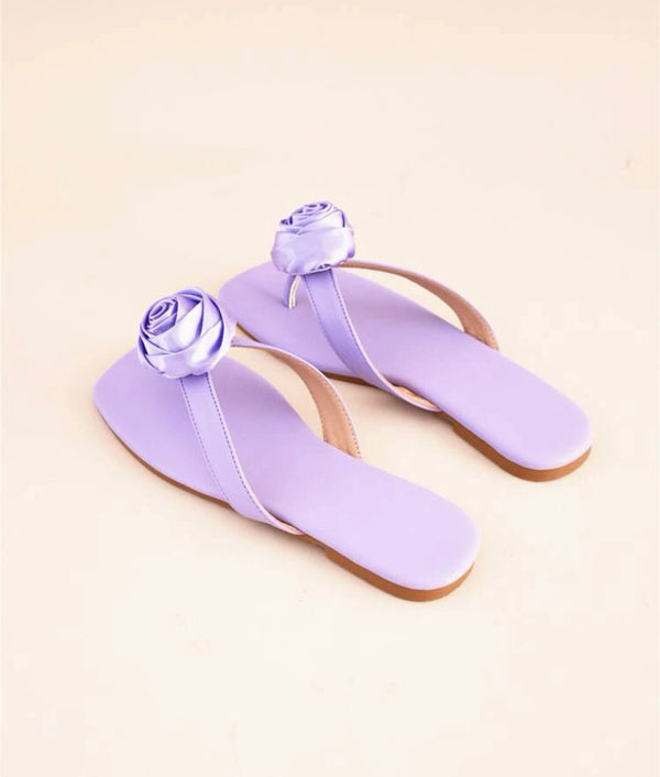Flower decor thong sandals
