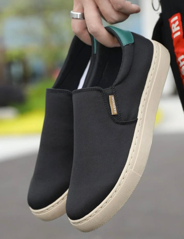 Men’s letter patch decor slip on shoes