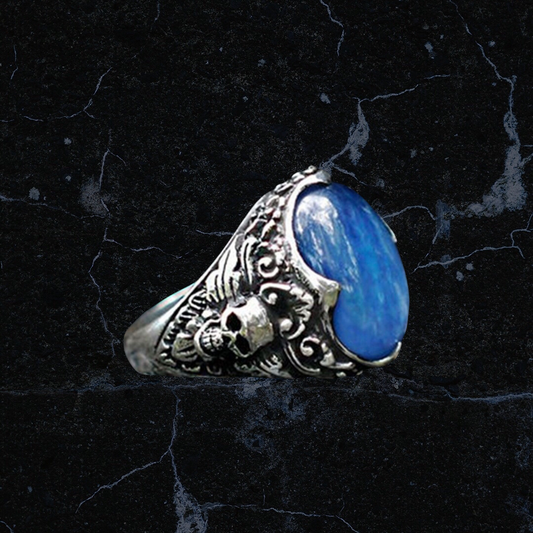 Men’s retro sapphire inspired skull ring. Size 11.
