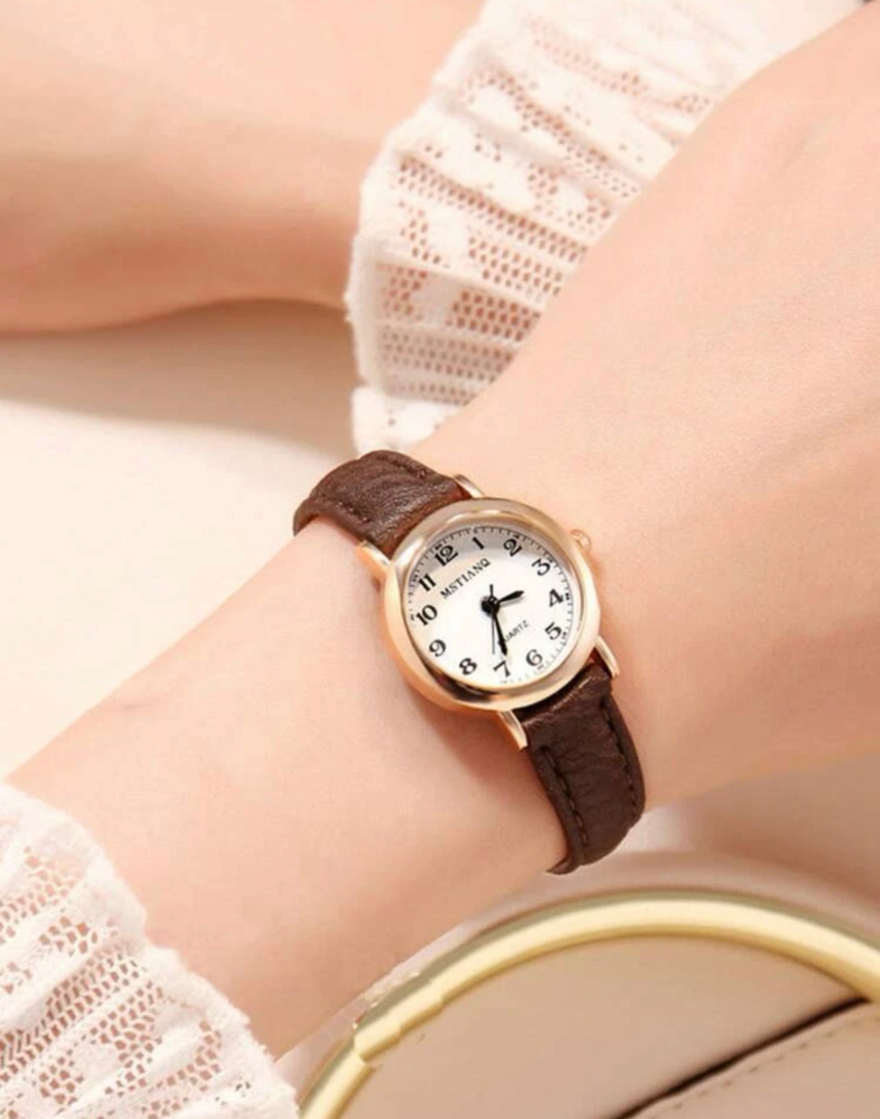 Vintage Round Pointer Quartz Watch