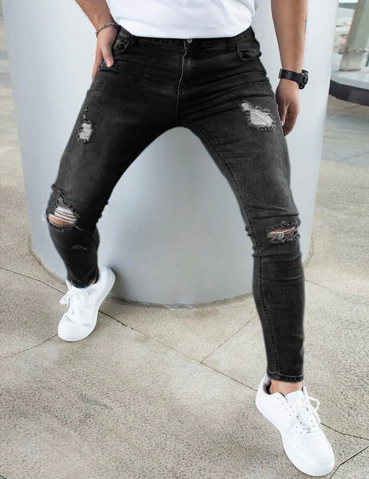 Men’s ripped frayed skinny jeans