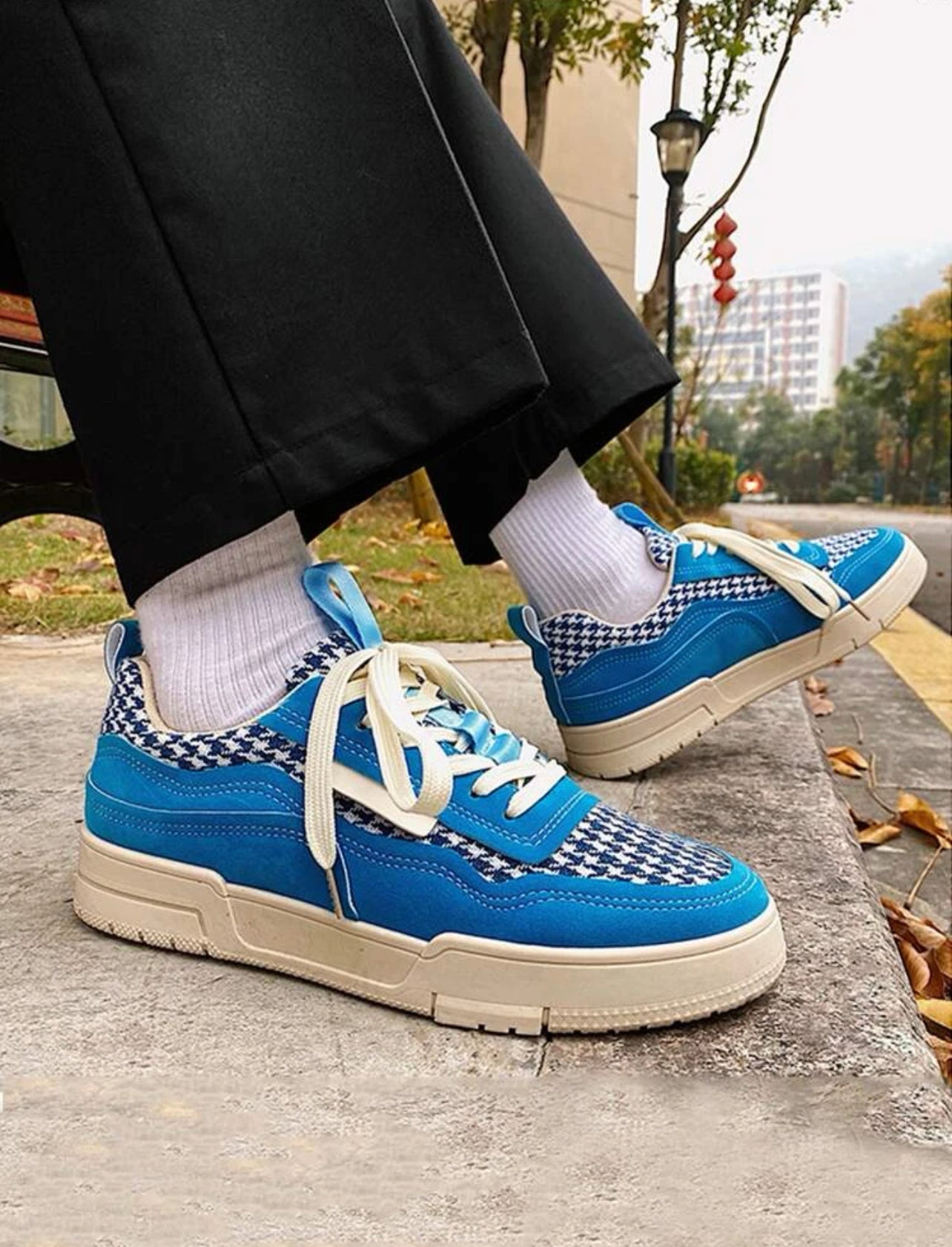 Men Lace-up Front Skate Shoes
