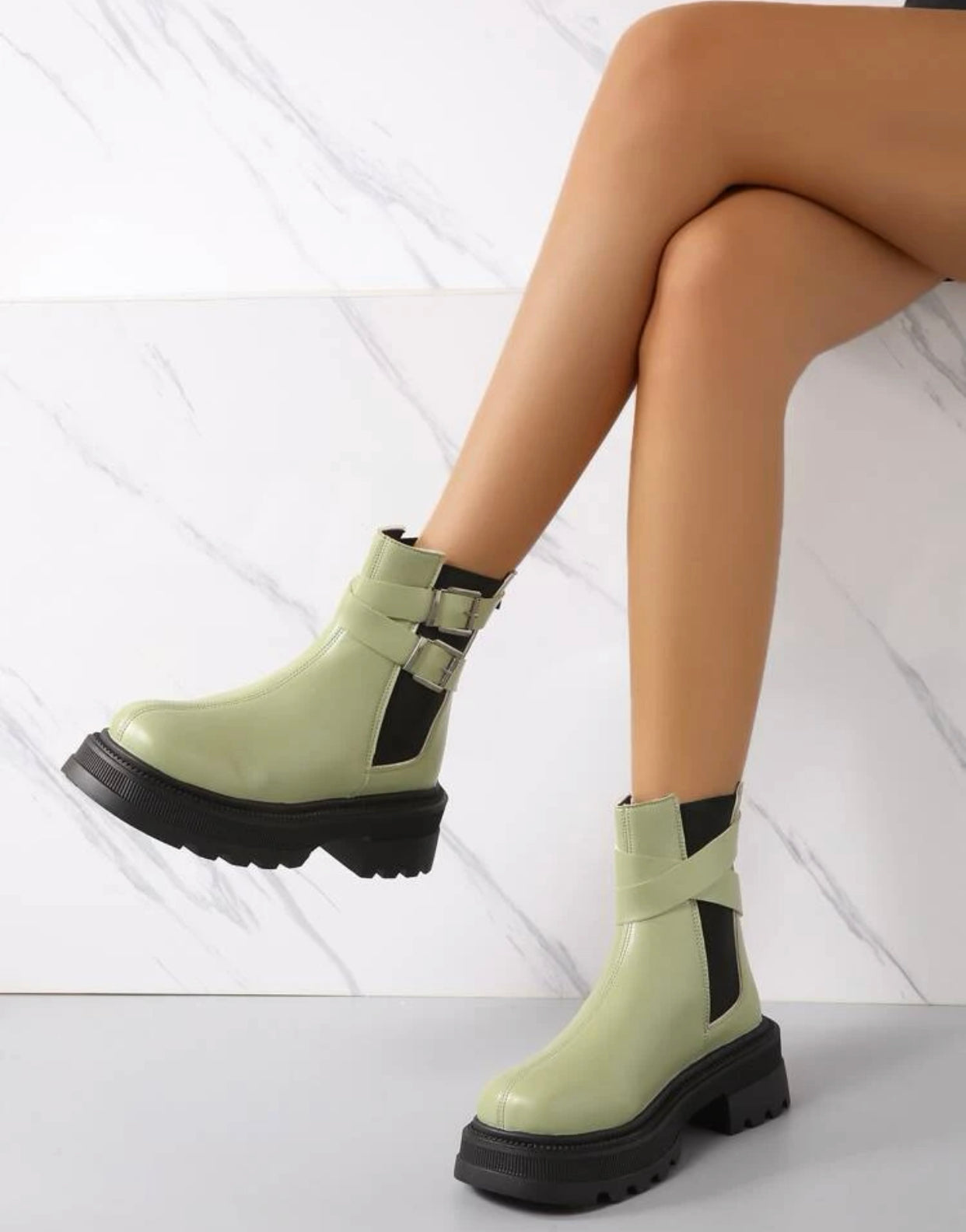 Buckle decor Chelsea Boots