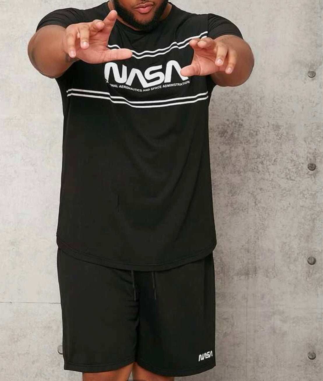 Extended sizes men striped & letter graphic tee and drawstring shorts