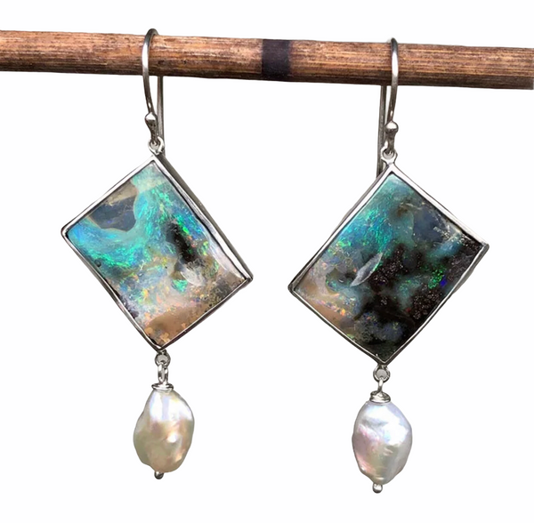 Gorgeous diamond shaped dangle earrings - Christina’s unique boutique LLC