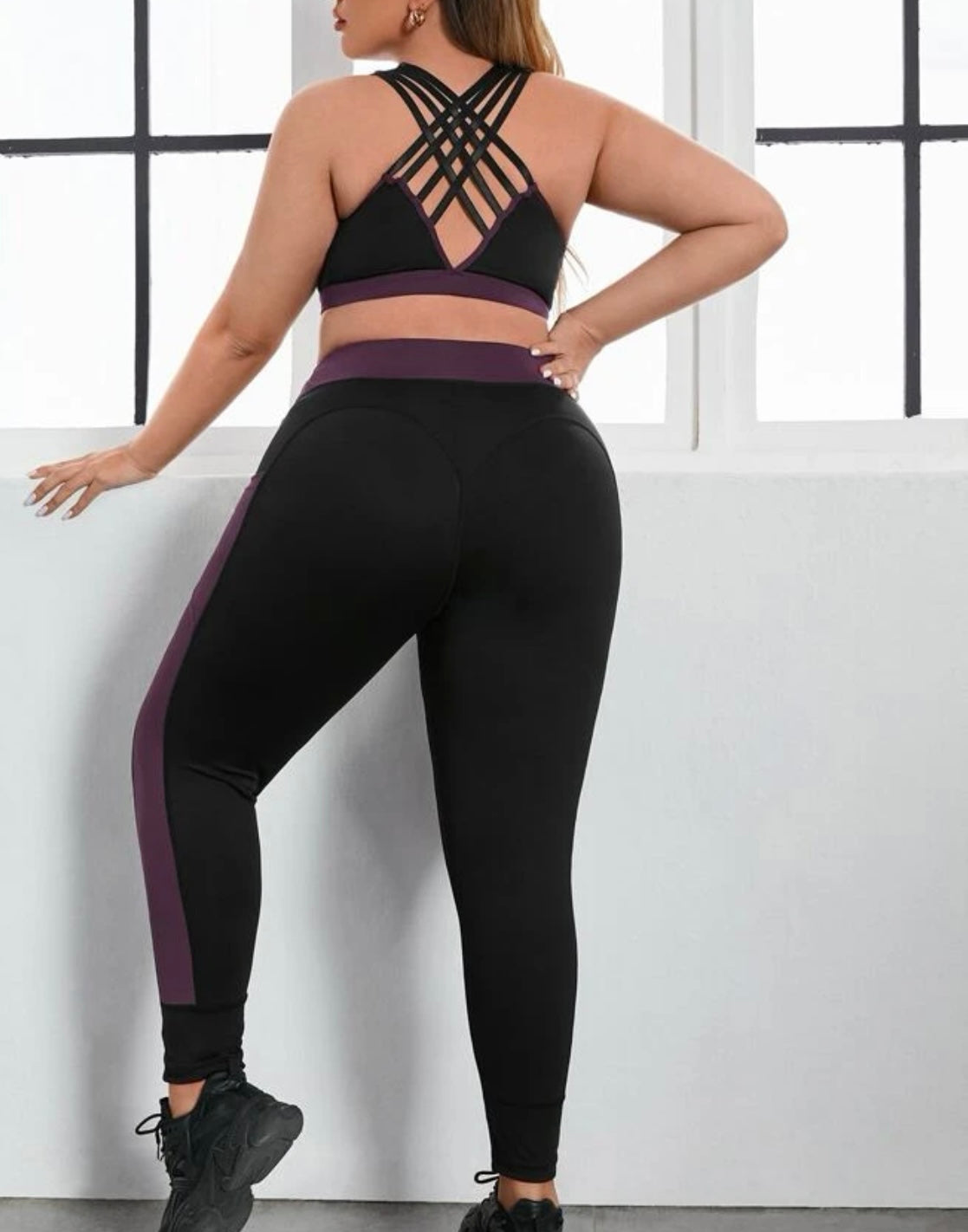 Plus four-way stretch two tone sports set with phone pocket