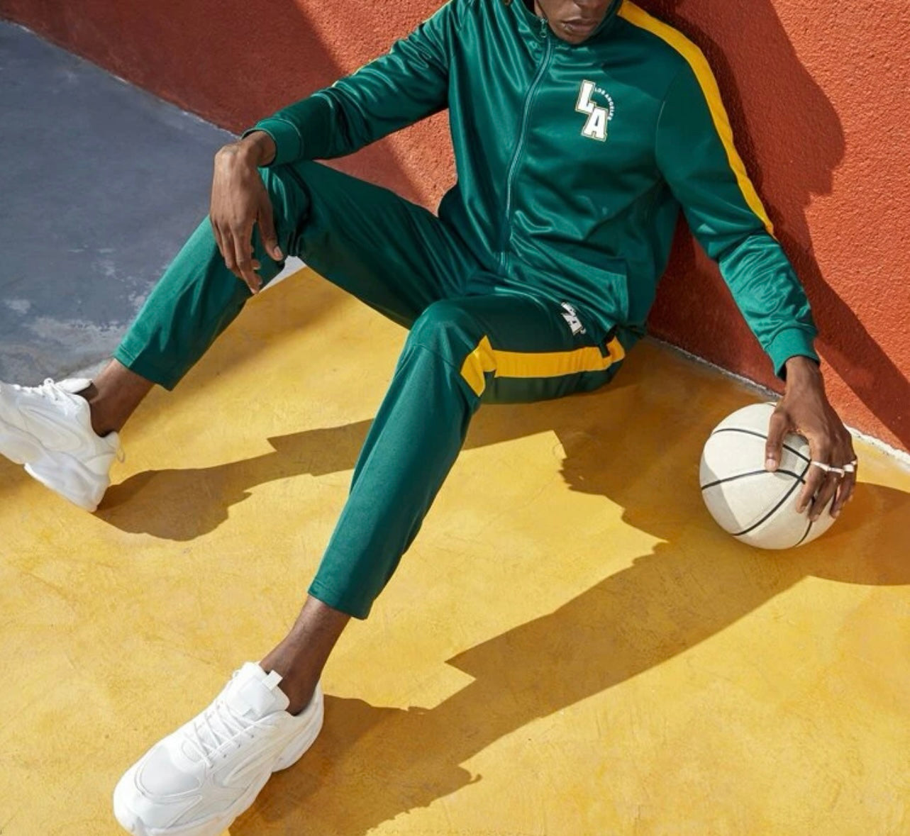 Men letter graphic contrast side seam zipper sports set